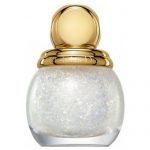 Enhance your manicure with Vernis Nova Diorific