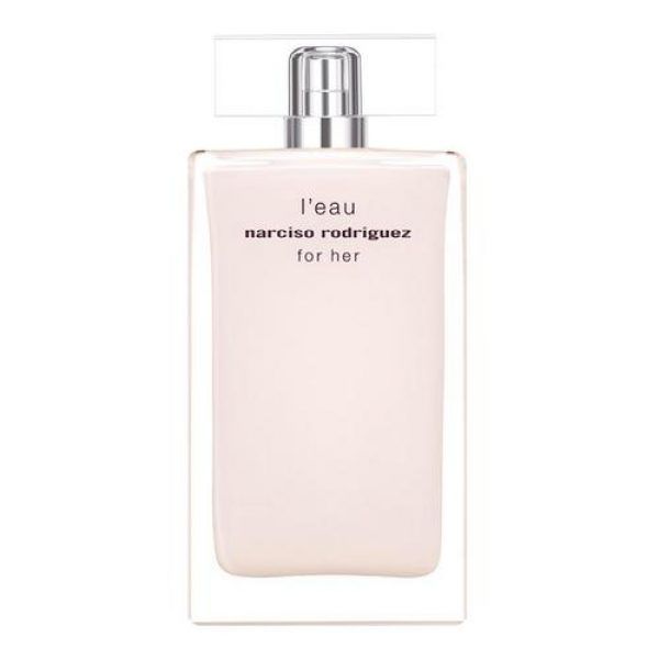 L'Eau for Her, a breathtaking feminine look