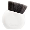 A specific brush for L’Essentiel Guerlain foundation