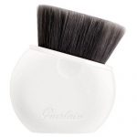 A specific brush for L’Essentiel Guerlain foundation